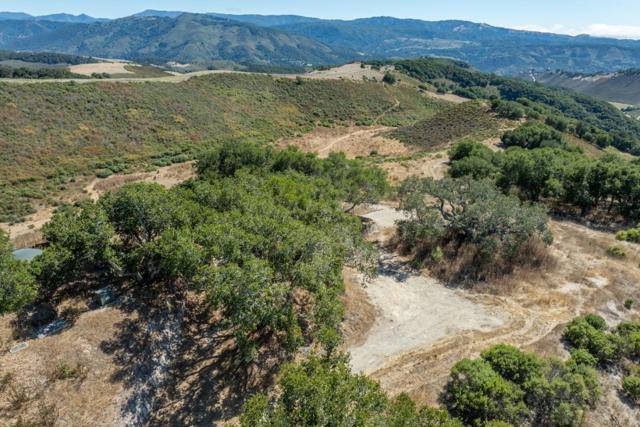 10265 Calle De Robles, Carmel Valley CA: https://media.crmls.org/mediaz/30ca9b5e-3ae2-4d09-acb3-0d47fd270923.jpg