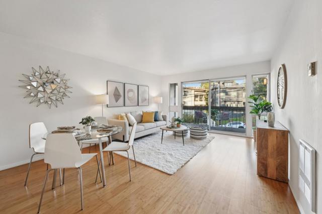 323 Monte Vista Avenue, Oakland CA: https://media.crmls.org/mediaz/30caf292-7bf1-4d0c-a447-3fd109e9ae00.jpg