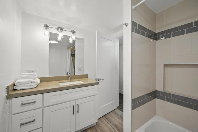 9430 Tropico Dr, La Mesa CA: https://media.crmls.org/mediaz/30cb8baa-5945-43d6-aaff-53af54af7a60.jpg