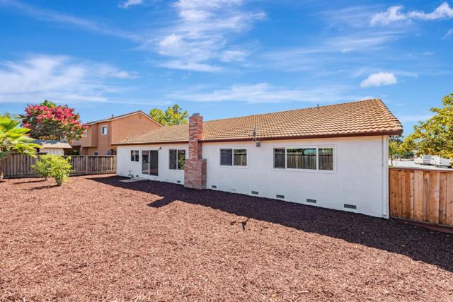 4858 Rue Toulon Court, San Jose CA: https://media.crmls.org/mediaz/30cc3165-70fb-48fa-b6e8-d79246004bbe.jpg