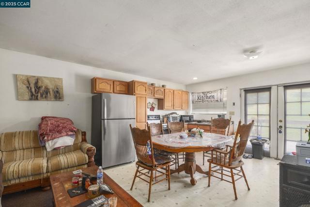2251 Rancho Del Lago Rd, Martinez CA: https://media.crmls.org/mediaz/30cc7cb3-3663-41ec-a014-c527e73f95c4.jpg
