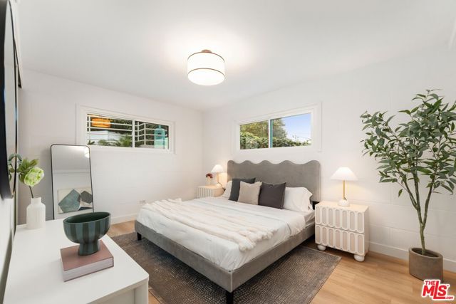 4041 Davana Road, Sherman Oaks CA: https://media.crmls.org/mediaz/30cc9515-6ea4-4475-863e-5d80d3697f0d.jpg