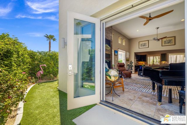2985 Searchlight Lane, Palm Springs CA: https://media.crmls.org/mediaz/30cd8dde-f9a1-4713-b91f-7bf67e0fa973.jpg