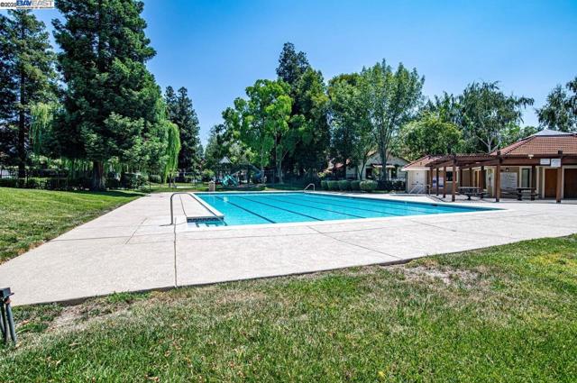 4667 Laurie Cmn, Livermore CA: https://media.crmls.org/mediaz/30cdc0b5-6ca9-4905-9f79-20093b766b77.jpg