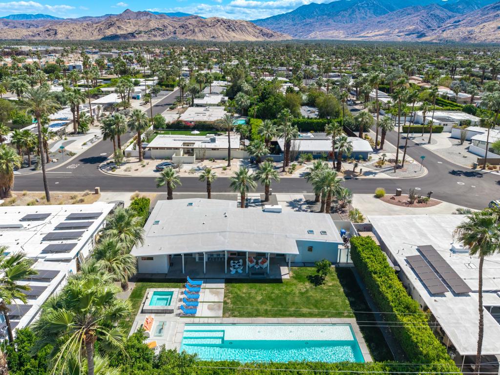 https://media.crmls.org/mediaz/30cdf1ab-8503-4146-af52-024ee87ca8a9.jpg?preset=X-Large