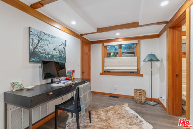 Image 23 of 50 For 706 Navy Street