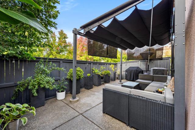 2372 Donner Pass Avenue, Sacramento CA: https://media.crmls.org/mediaz/30cf4472-5d16-4666-8a13-0d5e1a22e449.jpg