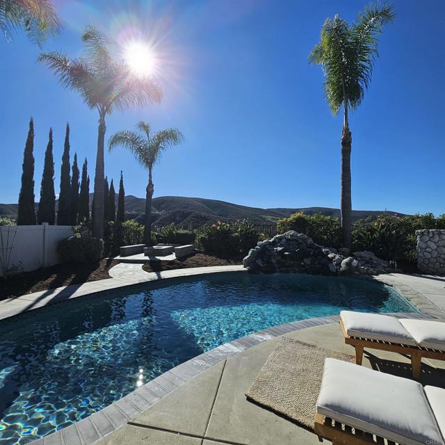 Detail Gallery Image 2 of 3 For 866 Windridge Cir, San Marcos,  CA 92078 - 4 Beds | 2 Baths