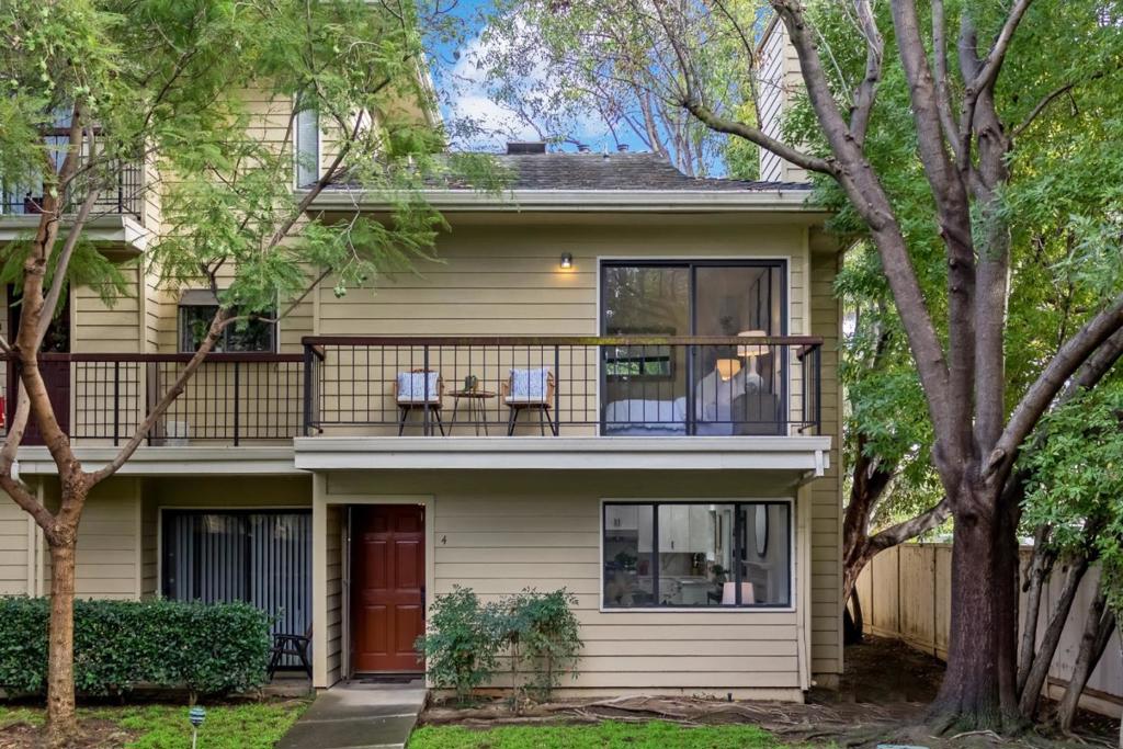 401 Northlake Drive #4