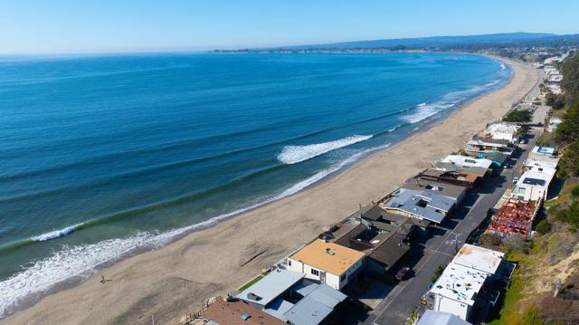 619 Beach Drive, Aptos CA: https://media.crmls.org/mediaz/30d07731-a7c2-43b2-a9ad-19d322ee859f.jpg