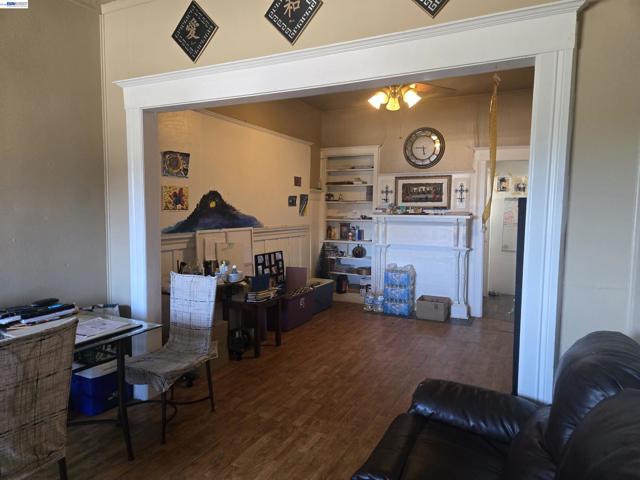 Image 4 of 29 For 1345 53rd Ave