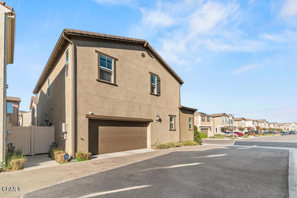 490 Jubilee Place, Santa Paula CA: https://media.crmls.org/mediaz/30d0a3f4-30d8-4f7b-8e51-3202658ab256.jpg