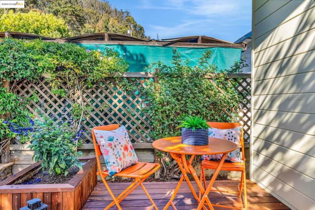 7231 Plank Ave, El Cerrito CA: https://media.crmls.org/mediaz/30d0a982-5cdf-4364-8791-e545b1531af9.jpg