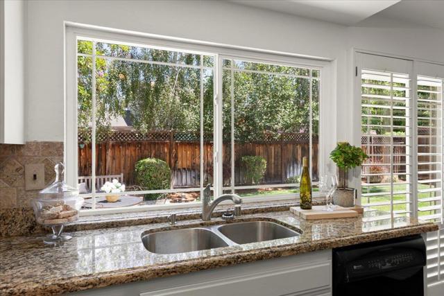 5420 Century Plaza Way, San Jose CA: https://media.crmls.org/mediaz/30d1e85a-bb18-440d-9a64-8ac14d06d949.jpg