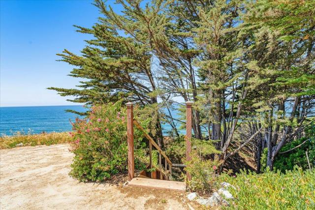 405 Heather Point Lane, Watsonville CA: https://media.crmls.org/mediaz/30d26bf4-8b60-4a11-8d37-cd5ed2fe4a98.jpg