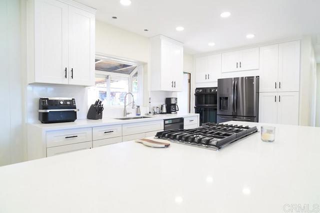 2394 Dryden Avenue, El Cajon CA: https://media.crmls.org/mediaz/30d2ea48-c72a-45e9-b320-4b5c4c5187ee.jpg