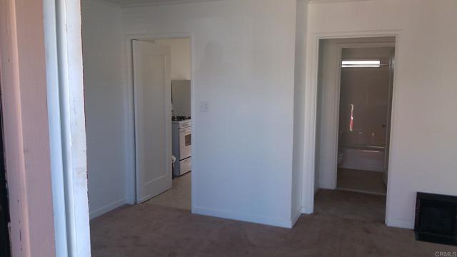 10407 Pontiac Street, Oakland CA: https://media.crmls.org/mediaz/30d2fb82-cb9e-4c52-8f81-5e61d5167760.jpg