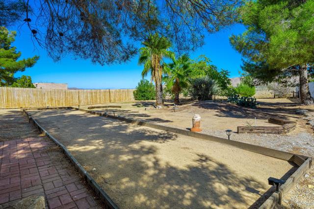 8799 Palomar Avenue, Yucca Valley CA: https://media.crmls.org/mediaz/30d33e87-ff32-45db-be79-d98b443cd022.jpg