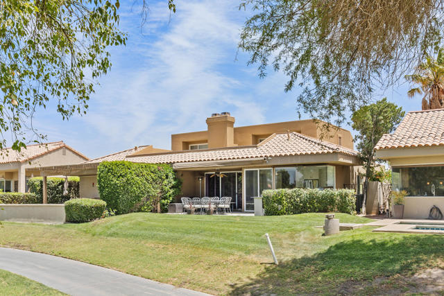 27 Oak Tree Drive, Rancho Mirage CA: https://media.crmls.org/mediaz/30d39f7b-db2f-4d0f-901e-6278c9ecd8fa.jpg