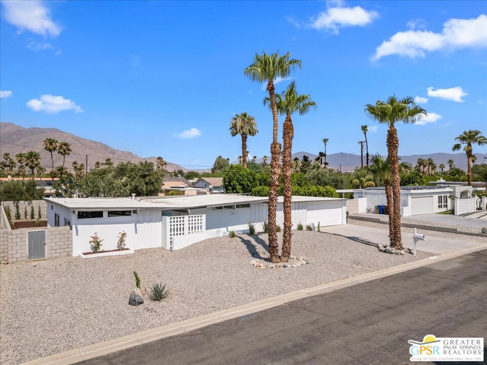 2223 N Magnolia Road