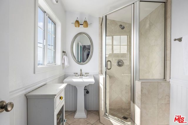 459 35th Street, Manhattan Beach, California 90266, 5 Bedrooms Bedrooms, ,3 BathroomsBathrooms,Residential,Sold,35th,25586389