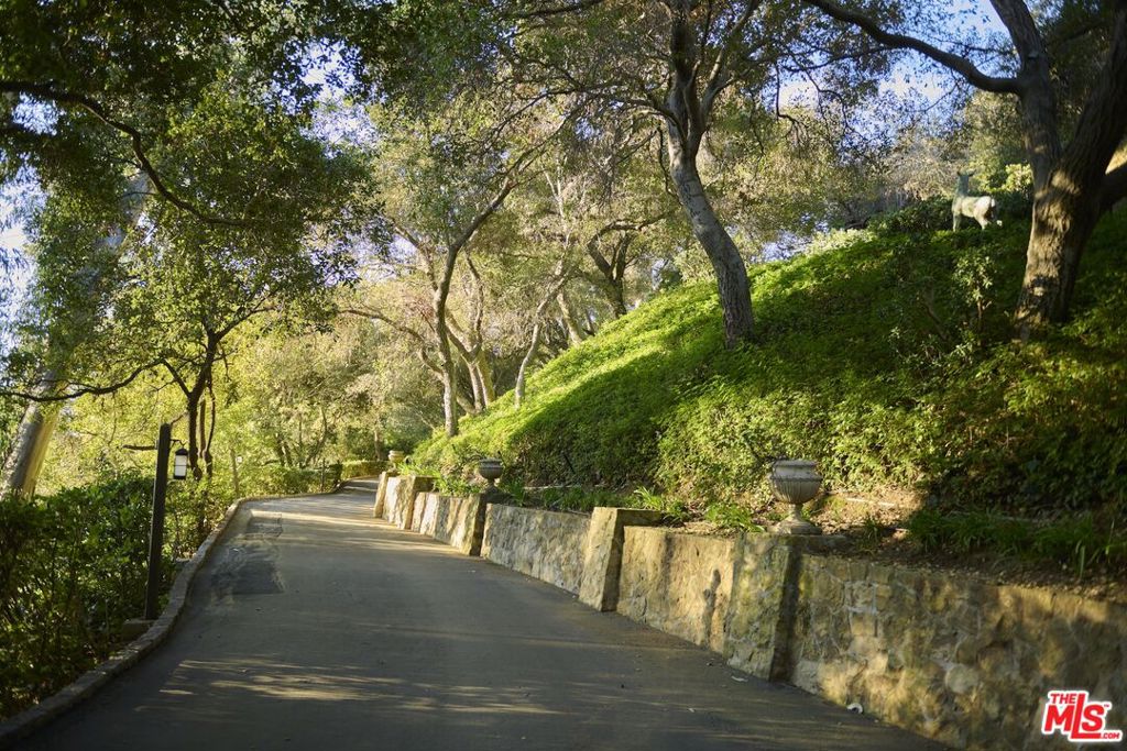 MLS #26845965 image #2