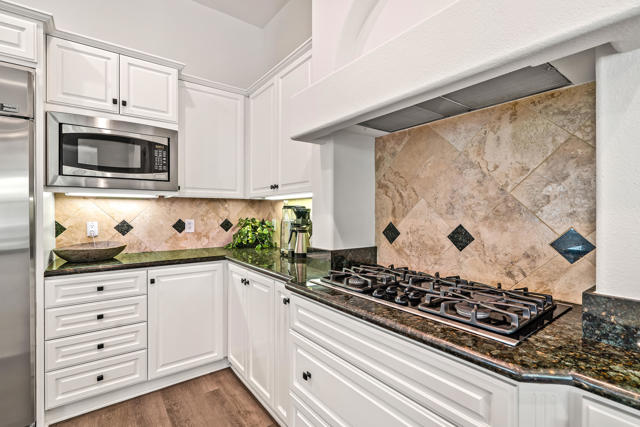 76158 Via Montelena, Indian Wells CA: https://media.crmls.org/mediaz/30d5325b-9aa6-400b-9815-c25f37631a7b.jpg
