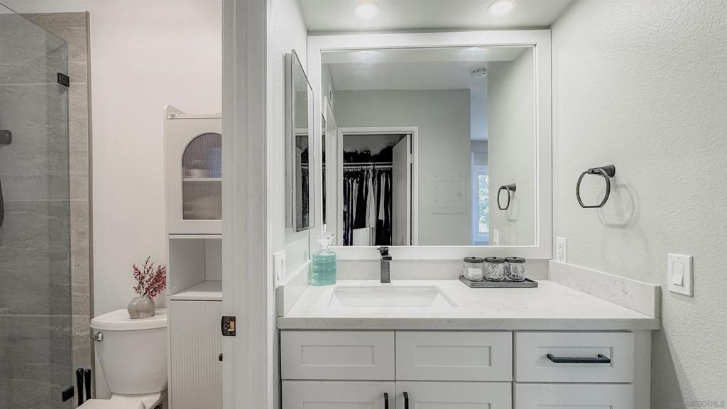 MLS #250033095SD img 27