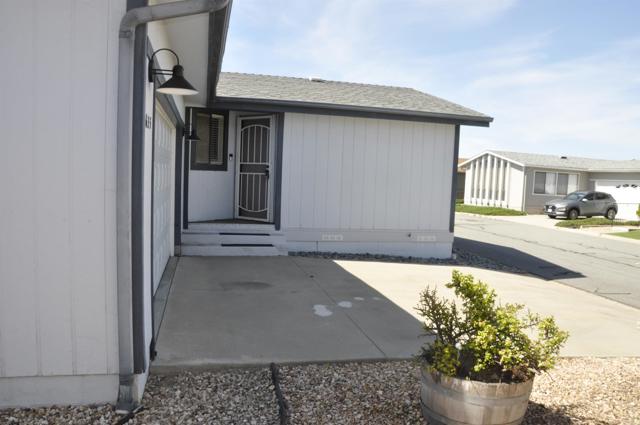 635 Via Costa Rica, Vista CA: https://media.crmls.org/mediaz/30d573c4-b369-405a-b3c9-d531eaef5585.jpg