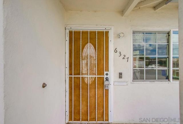6327 Newsome Dr, San Diego CA: https://media.crmls.org/mediaz/30d5ac99-339b-4c31-9636-f6abaad20aa6.jpg