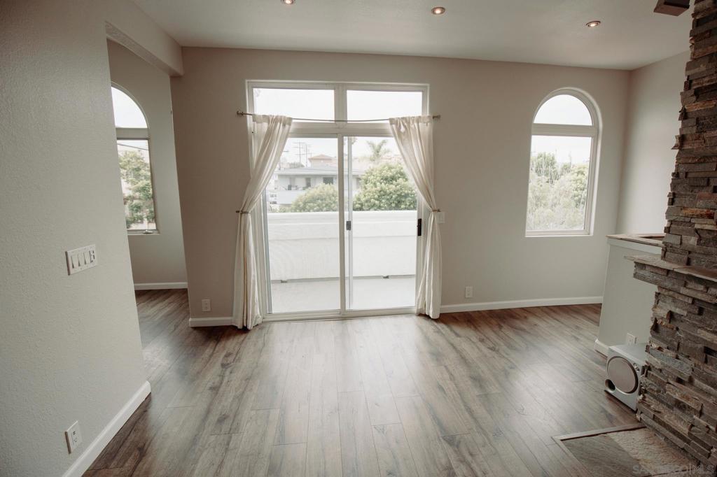 MLS #250036539SD img 5