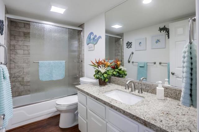 3367 Malta Way, Oceanside CA: https://media.crmls.org/mediaz/30d5f248-73e5-4ccb-bd43-e22457eddacd.jpg