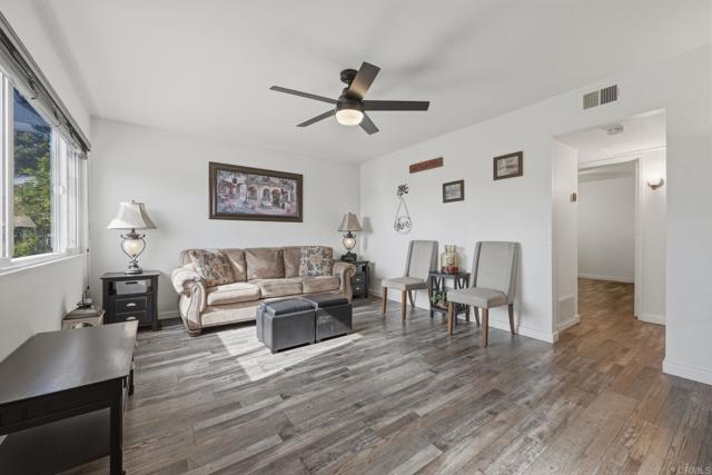 Detail Gallery Image 10 of 39 For 3176 Isabella Dr, Oceanside,  CA 92056 - 2 Beds | 2 Baths