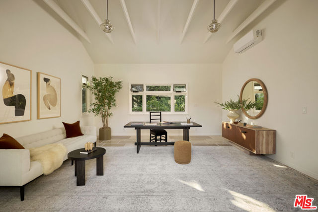 1296 Capri Drive, Pacific Palisades CA: https://media.crmls.org/mediaz/30d68657-a397-46be-a9ed-b4b601eab342.jpg