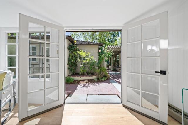2365 Waverley Street, Palo Alto CA: https://media.crmls.org/mediaz/30d6d60d-6f44-4b34-8d31-0f01d40b01a9.jpg