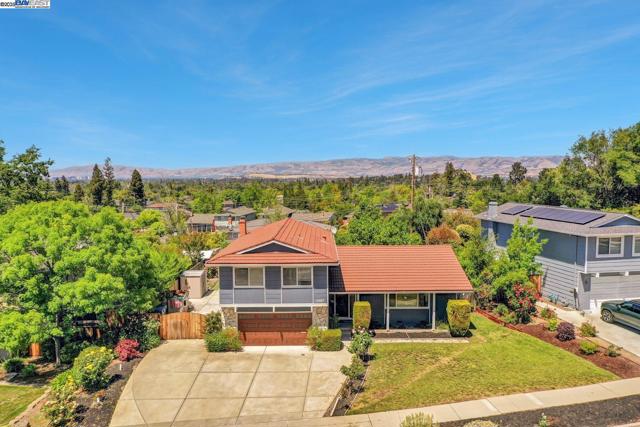 1487 De Palma Dr, San Jose CA: https://media.crmls.org/mediaz/30d6f13a-0417-466b-be90-5e5c1b3da3a0.jpg