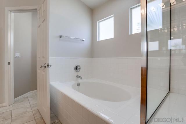 5423 Foxtail Loop, Carlsbad CA: https://media.crmls.org/mediaz/30d75c9e-dcc7-470a-9d2d-4a0da80b66d6.jpg