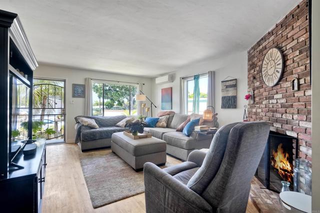 Detail Gallery Image 2 of 34 For 1080 Buena Pl, Carlsbad,  CA 92008 - – Beds | – Baths