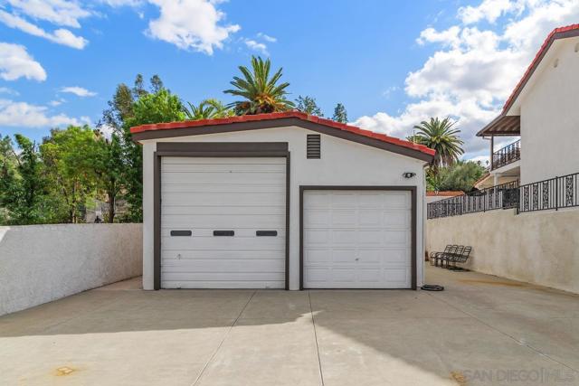 27350 Pachea Trl, Hemet CA: https://media.crmls.org/mediaz/30d7b076-a715-4efe-86ce-5cc14831bb75.jpg