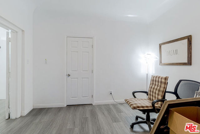 1207 S Harvard Boulevard, Los Angeles CA: https://media.crmls.org/mediaz/30d82f88-87ae-4e1e-99c2-378019179b0e.jpg