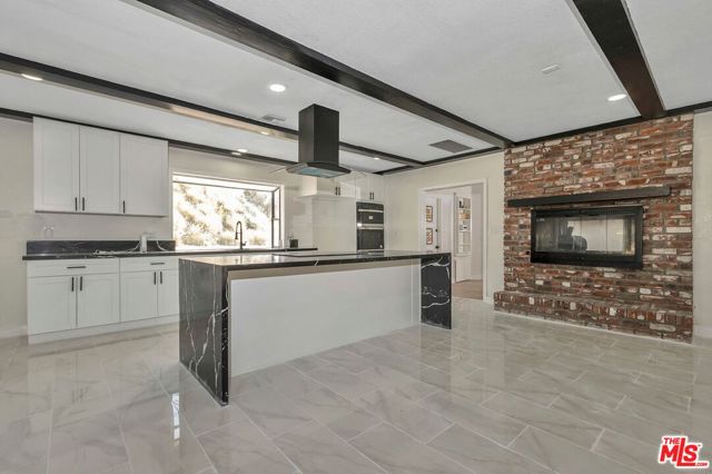 1084 W west Marshall Boulevard, San Bernardino CA: https://media.crmls.org/mediaz/30d840ad-cc9d-445b-bfd7-d2501461a66d.jpg