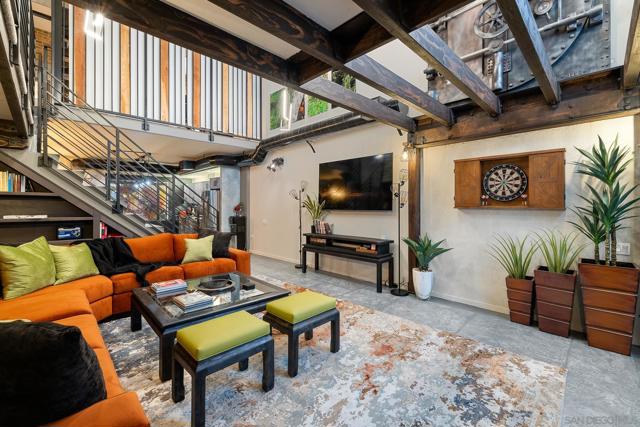 350 11Th Ave, San Diego CA: https://media.crmls.org/mediaz/30d8a59a-c54c-4e13-836f-e0ab795621b1.jpg