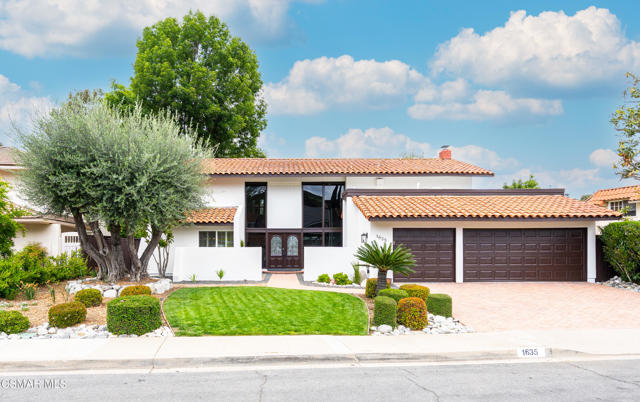 1635 Swansea Place, Westlake Village CA: https://media.crmls.org/mediaz/30d8ca4a-620d-4f4f-9c6f-ce918abff2c2.jpg