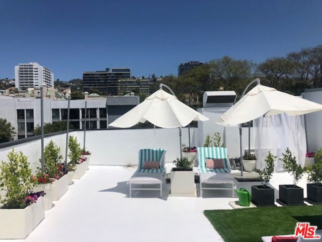 9033 VISTA GRANDE Street, West Hollywood CA: https://media.crmls.org/mediaz/30d8e62a-dae6-4c0c-af6f-df4b502e4bd1.jpg