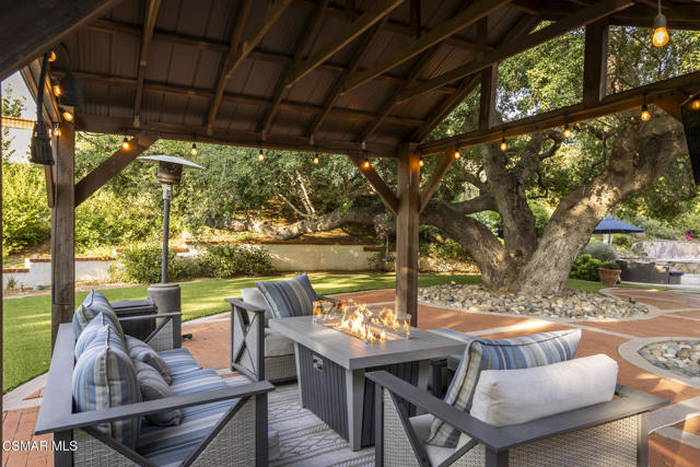 4525 Rayburn Street, Westlake Village CA: https://media.crmls.org/mediaz/30d92a8e-7a45-4073-a8da-4f37fed27dd0.jpg