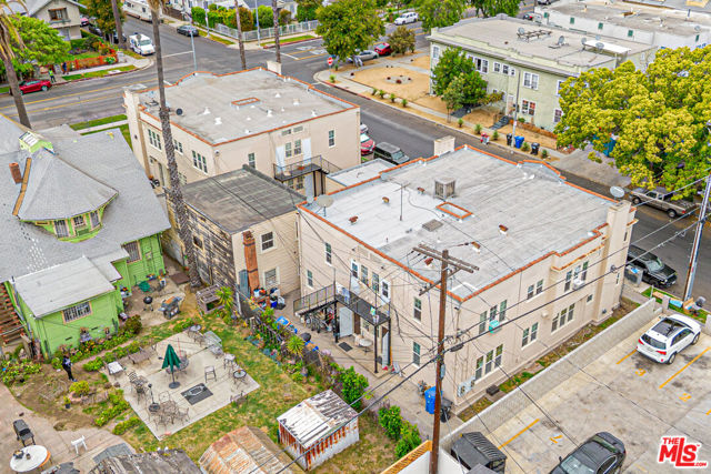 2460 W 18th Street, Los Angeles CA: https://media.crmls.org/mediaz/30d9616a-edb2-419e-b922-dda71f911ec2.jpg