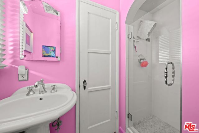 1361 South Tremaine Avenue photo 28