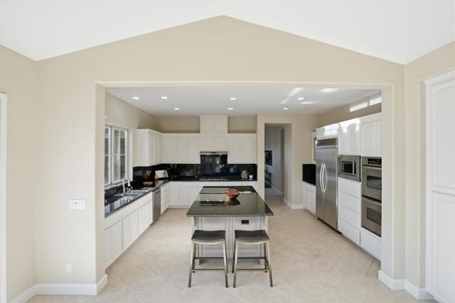 979 Via Rodriguez, San Juan Bautista CA: https://media.crmls.org/mediaz/30db5ef5-1cef-4663-9779-2fba4b68d9e7.jpg