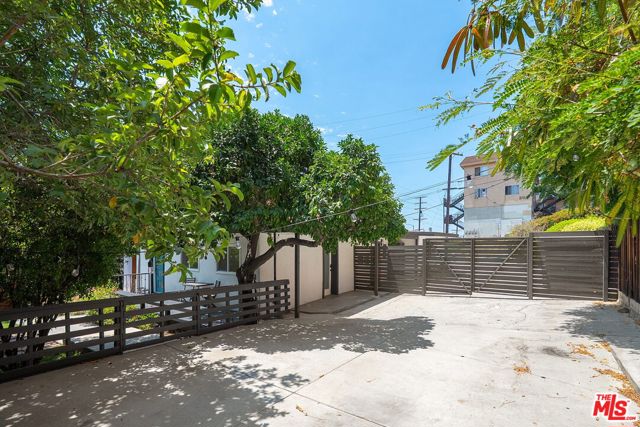 3501 N Figueroa Street, Los Angeles CA: https://media.crmls.org/mediaz/30dbb44f-4f53-4b1c-ad22-9ea598cf3d7e.jpg