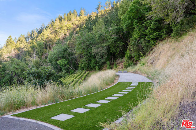 351 Wall Road, Napa CA: https://media.crmls.org/mediaz/30dc82ee-3687-42ed-9792-3952f93ffcef.jpg